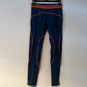 93 brand leggings seek higher ground Size large